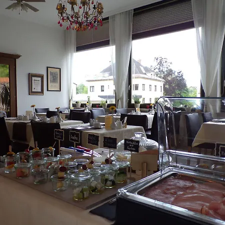 Gaestehaus Residenz Lapeiner Guest house Portschach am Woerthersee