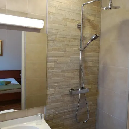 Gaestehaus Residenz Lapeiner Portschach am Woerthersee