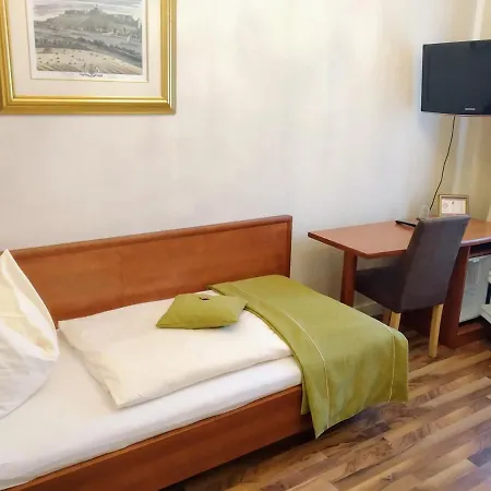 Gaestehaus Residenz Lapeiner Guest house Portschach am Woerthersee