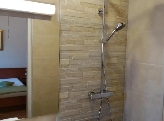 Gaestehaus Residenz Lapeiner Portschach am Woerthersee