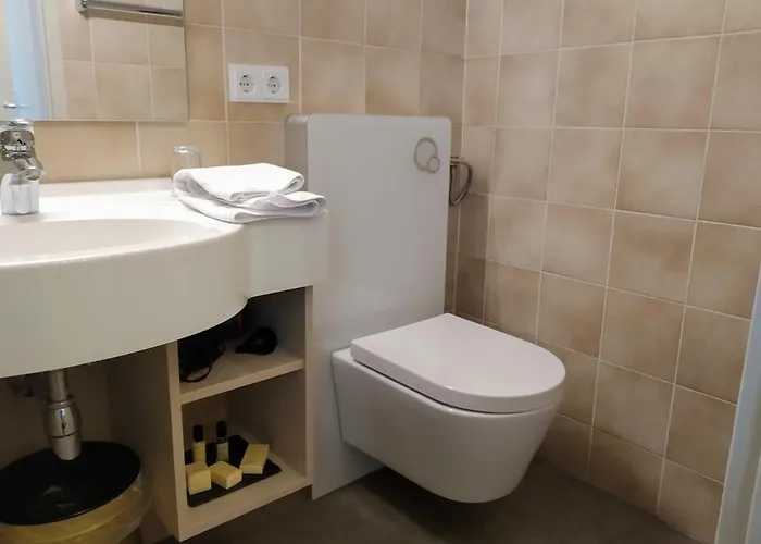 Gaestehaus Residenz Lapeiner Guest house Portschach am Woerthersee