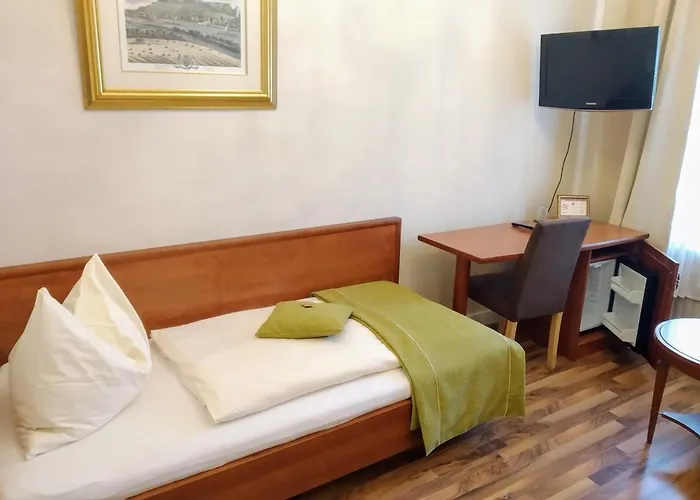 Gaestehaus Residenz Lapeiner Guest house Portschach am Woerthersee